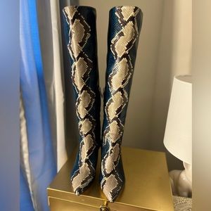 NWOB SAM EDELMAN SNAKE SKIN BOOT